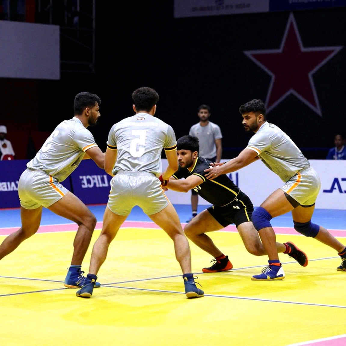 ভারত-জাপান কাবাডি: ক্যাপ্টেন্সির বদলের নিচে যে সংকেতটা কেউ পড়ছে না ভারত-জাপান কাবাডি: ক্যাপ্টেন্সির বদলের নিচে যে সংকেতটা কেউ পড়ছে না