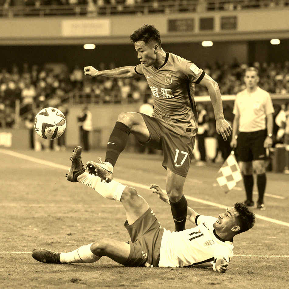 ট্রেনিং গ্রাউন্ডের অদৃশ্য শ্রমিক: মেসির আলো এবং পিএসজির গ্যালাকটিকো জ্যামিতি